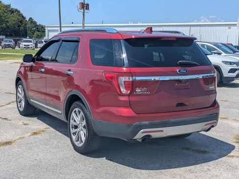Used 2017 Ford Explorer Limited w/ Equipment Group 301A FWD image 5