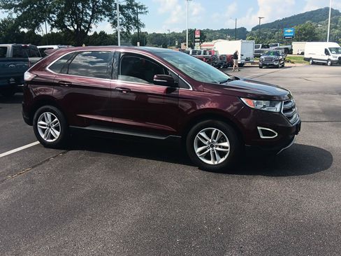 Used 2017 Ford Edge SEL w/ Equipment Group 201A AWD/4WD image 2
