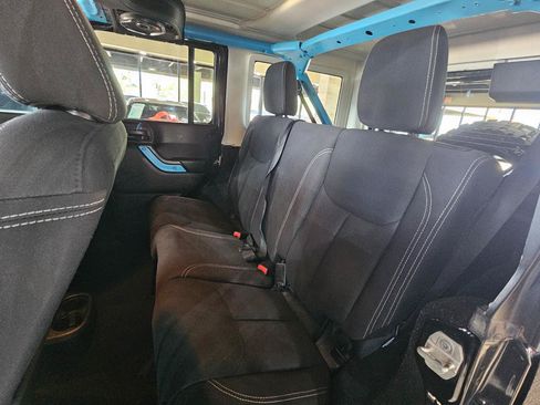 Used 2016 Jeep Wrangler Unlimited Sahara w/ Max Tow Package AWD/4WD image 19