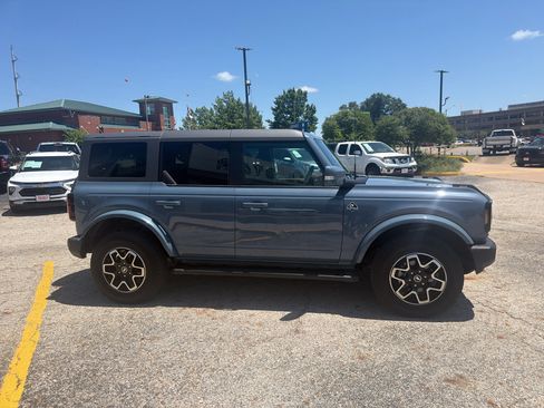 Used 2024 Ford Bronco Outer Banks AWD/4WD image 4