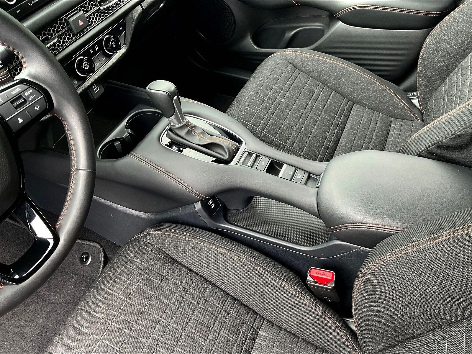 Used 2025 Honda HR-V Sport image 18
