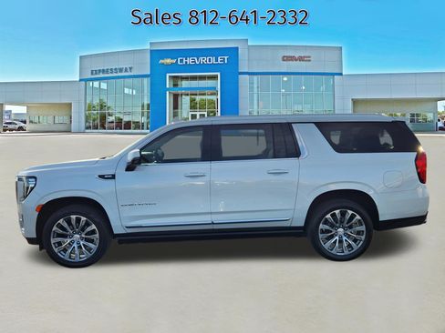 Used 2021 GMC Yukon XL Denali w/ Denali Premium Package AWD/4WD image 4
