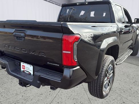 Used 2024 Toyota Tacoma TRD Sport image 8