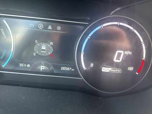 Used 2022 Kia Niro EX Premium image 22