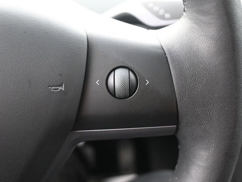 Used 2023 Tesla Model Y Long Range AWD/4WD image 24