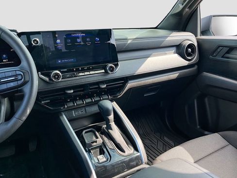 Used 2025 Chevrolet Colorado W/T w/ WT Custom Package image 22