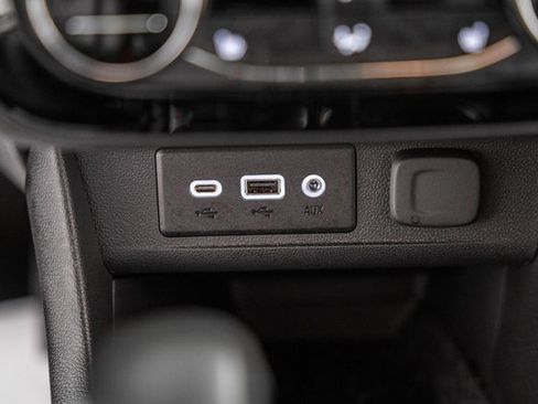 Used 2023 Buick Encore GX Essence w/ Experience Buick Package image 23