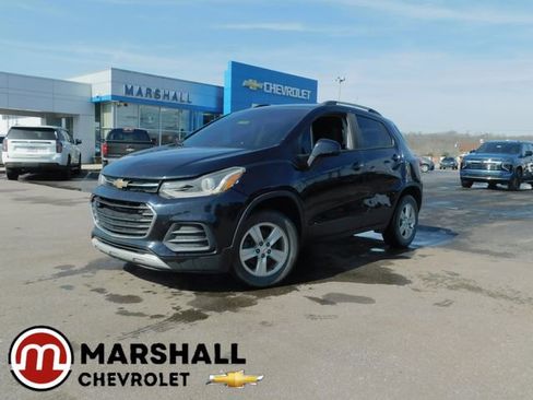 Used 2021 Chevrolet Trax LT w/ LT Convenience Package image 1