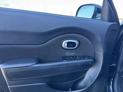 Used 2016 Kia Soul FWD image 20