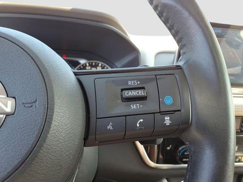 Used 2023 Nissan Rogue SL AWD/4WD image 22