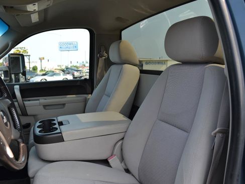 Used 2011 Chevrolet Silverado 2500 LT w/ Convenience Package AWD/4WD image 21