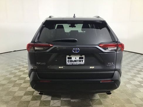 Used 2021 Toyota RAV4 XLE image 6