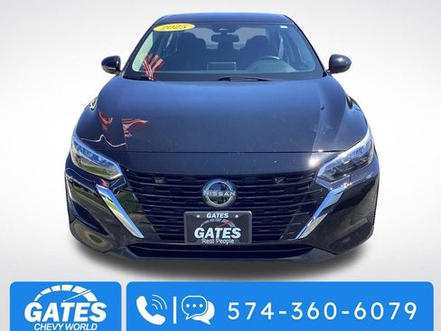 Used 2025 Nissan Sentra SV FWD image 2
