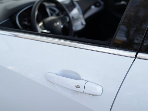 Used 2023 Chevrolet Malibu LT FWD image 33