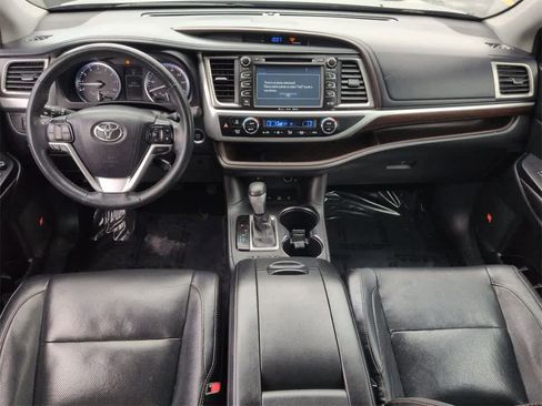 Used 2016 Toyota Highlander Limited Platinum image 16