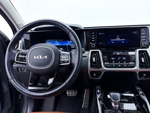 Used 2022 Kia Sorento SX Prestige w/ Rust Color Package image 5