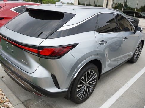 Used 2025 Lexus RX 350 Premium w/ Convenience Package FWD image 4