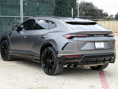 Used 2020 Lamborghini Urus image 10