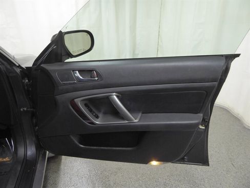 Used 2009 Subaru Outback 2.5i Limited image 24