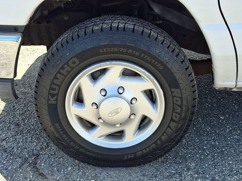 Used 2011 Ford E-350 and Econoline 350 XLT RWD image 28