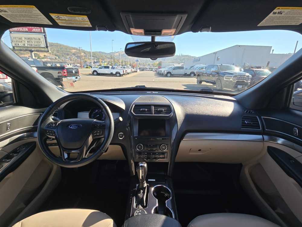 Used 2019 Ford Explorer XLT w/ Equipment Group 202A AWD/4WD image 15