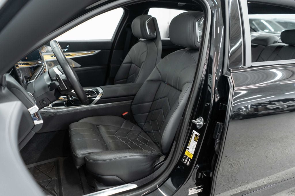 Used 2023 BMW 760i xDrive AWD/4WD image 8