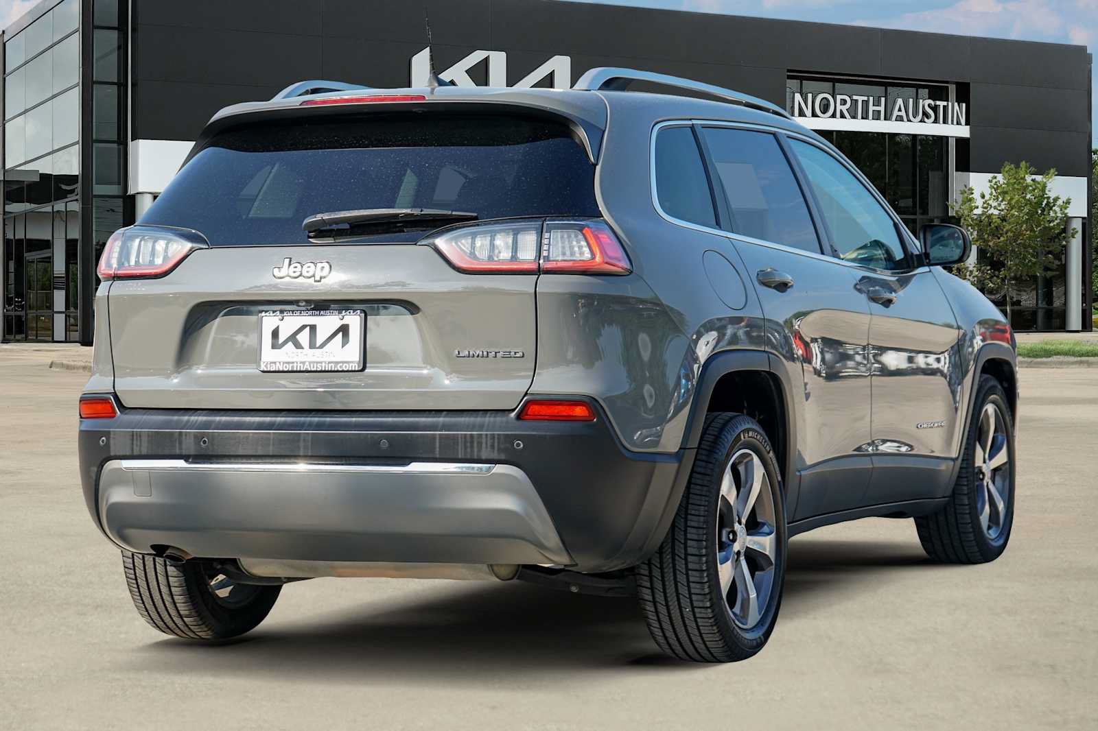 Used 2020 Jeep Cherokee Limited FWD image 5