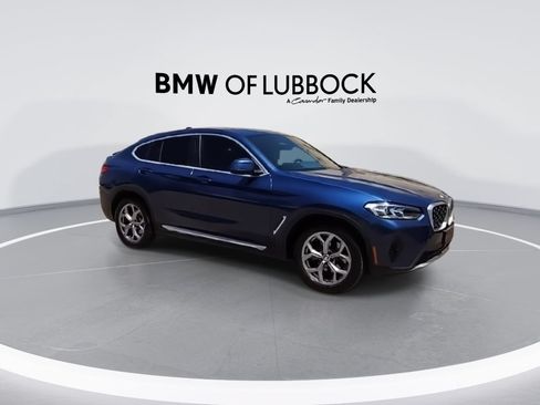 Used 2023 BMW X4 xDrive30i AWD/4WD image 2