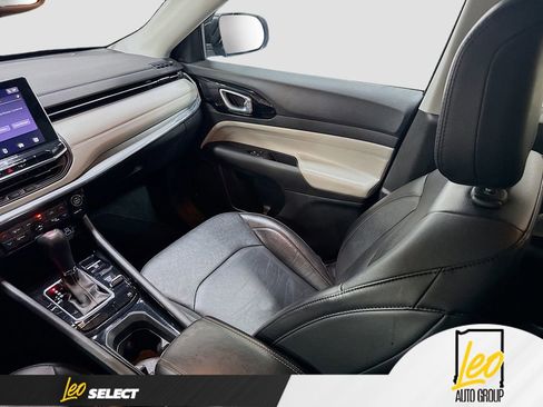 Used 2022 Jeep Compass Limited image 22