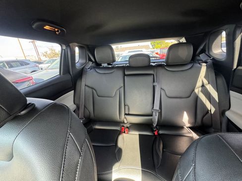 Used 2025 Jeep Compass Limited image 38