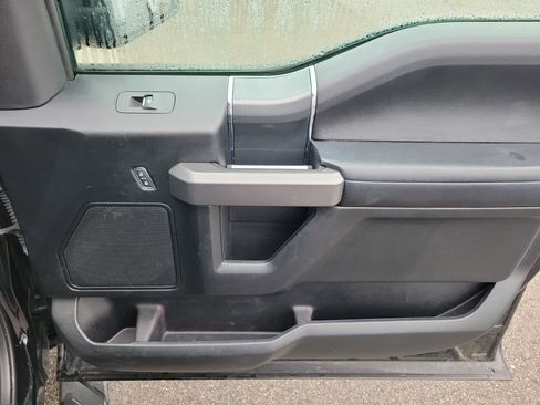 Used 2018 Ford F150 XLT w/ Equipment Group 302A Luxury image 10