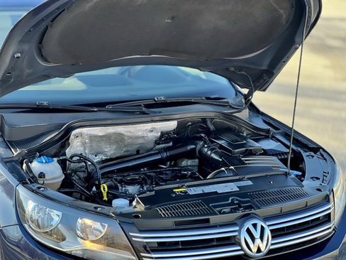 Used 2016 Volkswagen Tiguan S image 44