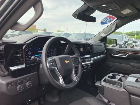 Used 2026 Chevrolet Silverado 1500 LT AWD/4WD image 10