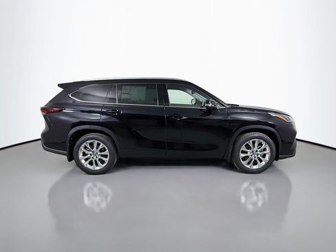 New 2026 Toyota Highlander Limited AWD/4WD image 4