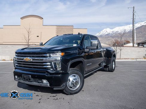 Used 2022 Chevrolet Silverado 3500 High Country image 3
