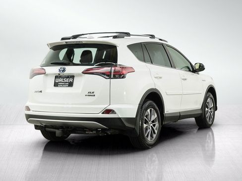 Used 2018 Toyota RAV4 XLE AWD/4WD image 5