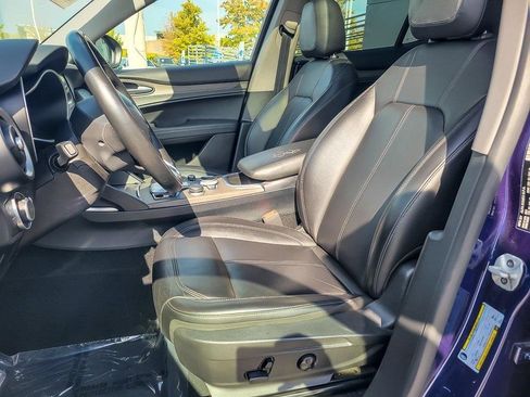 Used 2021 Alfa Romeo Stelvio Ti w/ Nero Edizione image 8