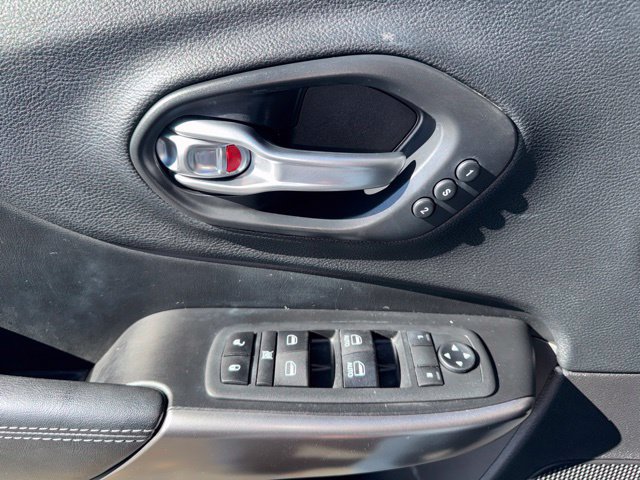 Used 2020 Jeep Cherokee Limited AWD/4WD image 14