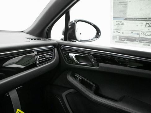 New 2026 Porsche Macan AWD/4WD image 30