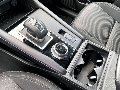 Used 2024 Mitsubishi Outlander ES AWD/4WD image 16