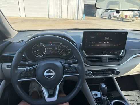 Used 2024 Nissan Altima 2.5 SL AWD/4WD image 29
