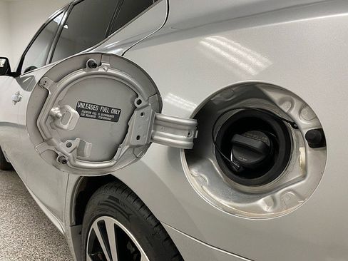 Used 2018 Nissan Maxima 3.5 SV image 28