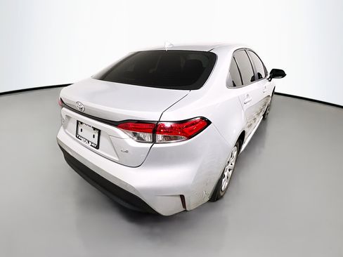 Used 2023 Toyota Corolla LE image 4