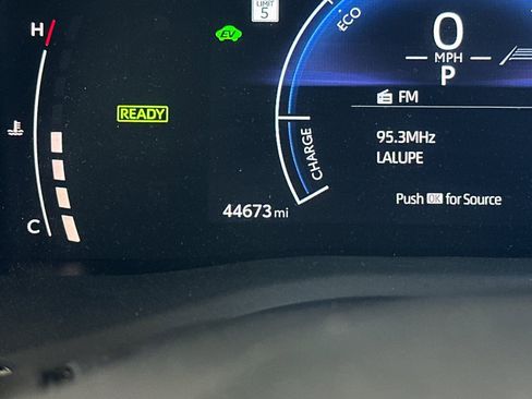 Used 2025 Toyota Camry LE image 24