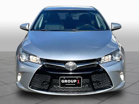 Used 2017 Toyota Camry SE FWD image 4