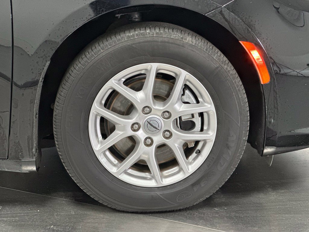 Used 2024 Chrysler Pacifica Touring-L FWD image 28