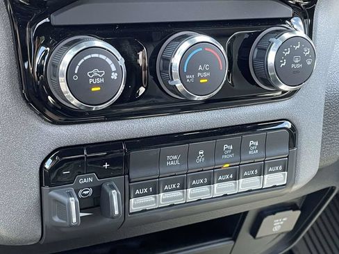 New 2026 RAM 2500 Tradesman w/ Chrome Appearance Group AWD/4WD image 37