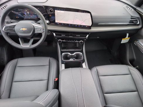 New 2026 Chevrolet Traverse LT w/ Sun and Wheel Package FWD image 28