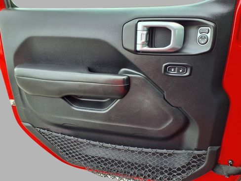 Used 2019 Jeep Wrangler Unlimited Sport S image 17