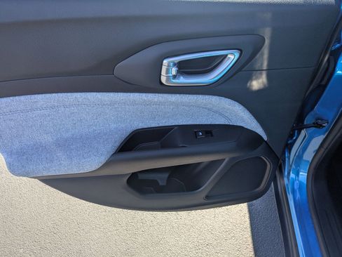 Certified 2025 Jeep Compass Latitude image 25